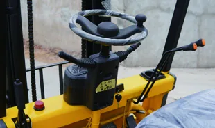 Poste de conduite du chariot élévateur électrique 1,5 tonne