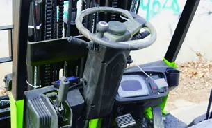 Poste de conduite du chariot élévateur électrique 2 tonnes